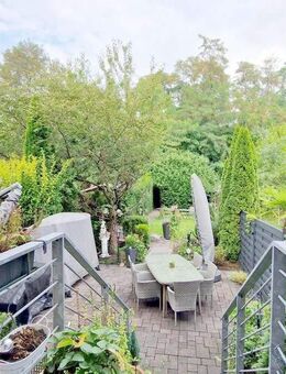 Modernes Zweifamilienhaus mit großem Garten und gehobener Ausstattung - Oberhausen