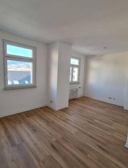 Helle 3-Raum Wohnung im Zentrum mit Stellplatz und Ausblick - Jena