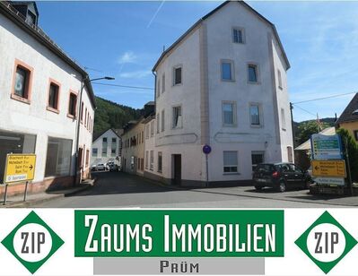 Wohnhaus mit 3 Wohnungen, EG Wohnung in Renovierungszustand, Dachfläche Ausbaupotenzial