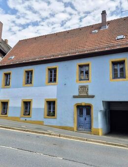 Historisches Wohnhaus mit Blick auf den Stadtweiher und Braurecht im Herzen von Creußen! - Creußen