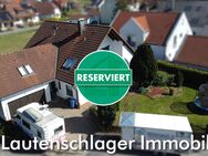 Da schau her! Familienfreundliches Zweiparteienhaus mit Doppelgarage in ruhiger Lage von Freystadt - Freystadt