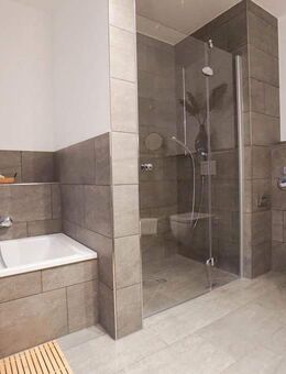 Neubauwohnung im Tabakquartier. Urbanes Wohnen mit Parkett, EBK und großem Balkon - Bremen