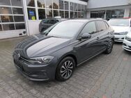 VW Polo, 1.0 TSI Active SITZHEIZU, Jahr 2021 - Bergkamen