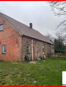 Wohnhaus auf großem Grundstück im Herzen der Gemeinde Butjadingen - Butjadingen