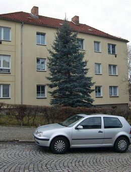 Nach Renovierung Einziehen und Wohlfühlen! Grüne Lage / Küche und Bad mit Fenster und Wannenbad - Gera