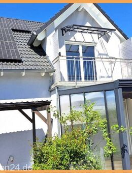 Moderne Wohnqualität in ruhiger Lage - freistehendes 146 qm Einfamilienhaus mit Gartenidylle - Oberdachstetten