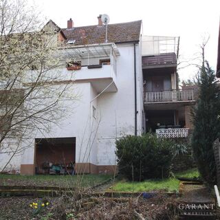 Älteres Zweifamilienhaus mit Garten - zur Zeit vermietet