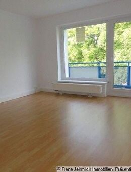 Schöne 2 Raum Wohnung im Erdgeschoß mit Balkon nach Westen - Chemnitz