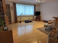 Gut geschnittene 3 Zimmer-Wohnung in Neu-Ulm Pfuhl mit Balkon und Einzelgarage - Neu Ulm