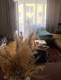 N-Steinbühl - Citynah und dennoch ruhig gelegene, top gepflegte 3-ZW mit Balkon und großzügiger, gut gelungener Raumaufteilung - Nürnberg