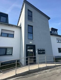 Kapitalanlage in Großhabersdorf ~ Provisionsfrei ~ großzügige 3 Zi-ETW ~ Kfz-Stellplatz ~ gute solvente Mieter! - Großhabersdorf