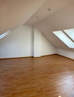 Maisonettewohnung mit lichtdurchflutetem Zimmer im Dachgeschoss - Blankenfelde-Mahlow
