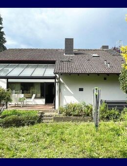 Familien-Zuhause in grüner Lage mit Einlieger-Whg., großem Garten, Terrasse, Garage, prov.frei - Frankfurt (Main)