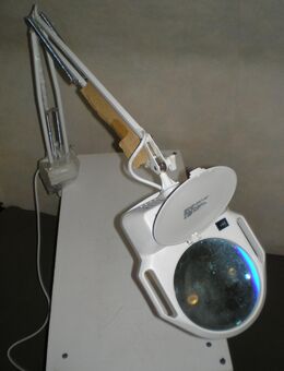 Große Tischlupen mit Beleuchtung, Kemo-Bau- sätze, Löt+Entlötkolben - Saffig