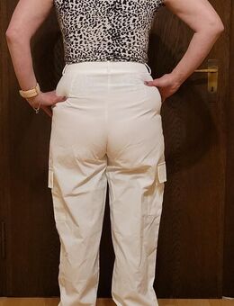 Modische leichte Weiße Damen Sommer Hose - Uchte