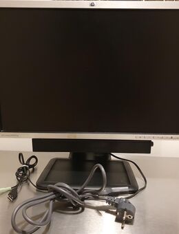 HP PC Monitor 55 cm & DELL Monitor 43 cm, höhenverstellbar, TOP Zustand! - München