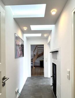 Stylisch, smart & sonnig - Maisonette-Traum mit Sauna, Kamin & PV-Anlage - Arnsberg