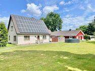 Neuwertiger Bungalow und älteres Haus auf einem Grundstück. Perfekt für mehrere Generationen. - Ziethen (Schleswig-Holstein)
