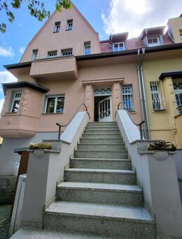 Prachtvolle Villa ( mit Denkmalschutz) die als Mehrfamilienhaus mit großen Wohnungen genutzt wird - Leipzig