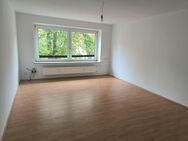 Renovierte Wohnung mit Balkon und Blick ins Grüne sucht neue Bewohner - Wilhelmshaven