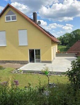 Wohn- und Geschäftshaus mit Lagerflächen, herrlicher Blick, 3 Garagen-StPl, + 4 StPl, in 97534 Waigolshausen-Hergolshausen zwischen Würzburg / Schwei - Waigolshausen