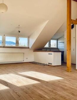 *Helle DG-Wohnung für Individualisten* - Bollschweil