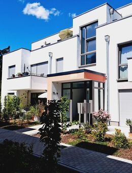 Mainz-Weisenau: Attraktive 2-Zimmer-Wohnung mit Terrasse, EBK & Tiefgaragen-Stellplatz - Mainz
