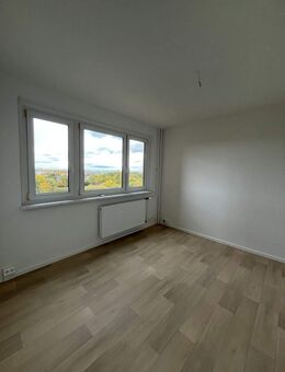 Helle 3-Raum-Wohnung über den Dächern Erfurts - 9. OG mit Weitblick - Erfurt