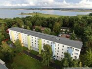 Riemserort - 3-Raumwohnung mit Fahrstuhl, Balkon, Stellplatz - "im Grünen" - Greifswald