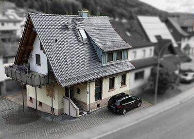 Hochwertig saniertes Einfamilienhaus