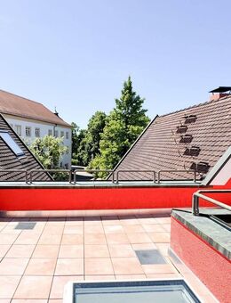 WOHNEN IN DER HISTORISCHEN ALTSTADT MIT BLICK AUFS SCHLOSS - 3,5-ZIMMER-MAISONETTE-WOHNUNG mit grandioser Dachterrasse - Ettlingen