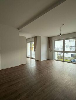 *Attraktive neuwertige 3-ZKB-Wohnung mit EBK/ Süd-Balkon / Fahrstuhl + Tiefgarage* - Gelnhausen