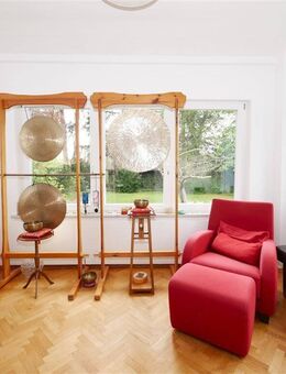 8-Zi.-Haus mit Einliegerwohnung + 237 m² Wfl. + 1.200 m² Grundstück mit Bauoption + Bezugsfrei - Schwaig (Nürnberg)