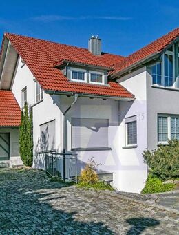 Wohlfühloase - Lichtdurchflutet wohnen in einer 4-Zi.-Dachgeschoss-Wohnung - Altshausen