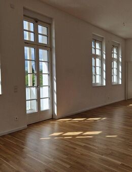 Zentrumsnahe 3-Zi. Wohnung mit Einbauküche, Balkon, Tiefgarage - Villingen-Schwenningen