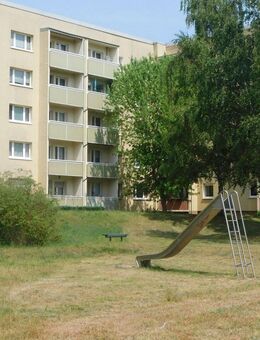 WBG - 3-Raum-Wohnung mit schönem Spielplatz auf dem Innenhof - ideal für Familien! - Brandenburg (Havel)