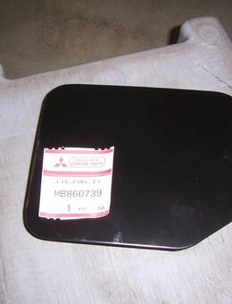 MB860739 Tankklappe Mitsubishi Space Runner - Hannover Vahrenwald-List