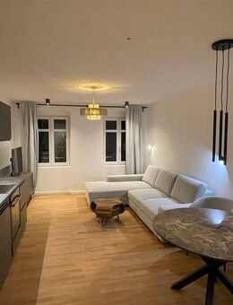 ERSTBEZUG*NEUE MÖBLIERUNG* AUFWEND. MODERNISIERUNG*TOP-LAGE*BALKON*LIFT - Berlin