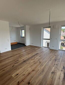 Neuwertige, seniorengerechte 3- Zimmerwohnung in bester Lage von Groß-Umstadt - Groß Umstadt