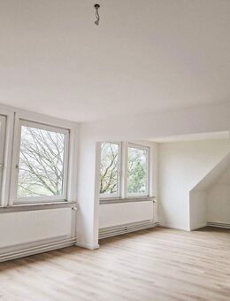 Himbergen - Sehr schöne 4 Zimmer DG Wohnung ab sofort zu vermieten - Himbergen