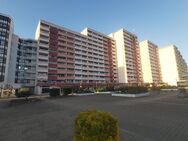 2 - Zimmerwohnung mit Einbauküche, Balkon und Tiefgaragenstellplatz in Kornwestheim - Kornwestheim