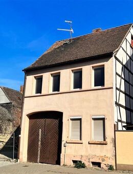 Sanierungsbedürftiges Mehrfamilienhaus in der Altstadt von Schönebeck/Elbe bei Magdeburg - Schönebeck (Elbe)