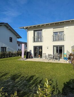 Moderne, energieeffiziente Doppelhaushälfte mit großem Garten in Poing! - Poing