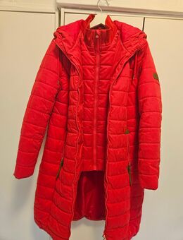 Rote Damen Steppjacke - Roding Zentrum