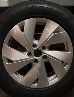 Neue Winterkompletträder Pirelli 215/65/17 H auf Alufelgen 7J/17 VW Bari - Ratingen Zentrum