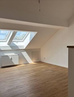 Stilvoll sanierte DG-Wohnung im ruhigen 3-Familienhaus in Mühldorf - modern & klimatisiert - Mühldorf (Inn)