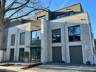 Exklusives Penthouse im Zentrum von Meerbusch von privat, 135 qm, Erstbezug, Aufzug, Tiefgarage - Meerbusch