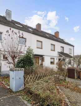 Charmantes Reihenmittelhaus mit großzügigen Grundriss und Garten in Gröbenzell - Gröbenzell