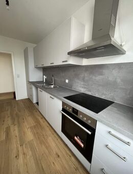 2- Raumwohnung mit Balkon und Einbauküche - Brandenburg (Havel)