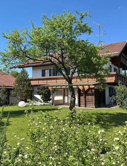 Charmantes Zweifamilienhaus mit ausgebauten Dachgeschoss - Sindelsdorf